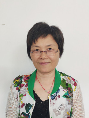 语文陆冬琴老师照片_副本.jpg